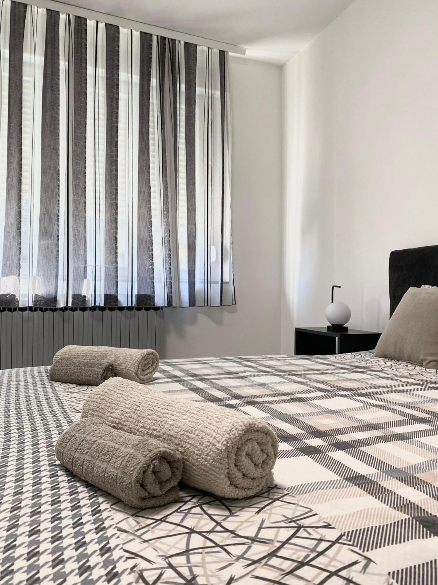 Grand Royal Lägenhet Belgrad Exteriör bild